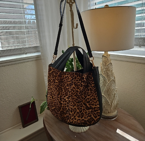 Vince Camuto Leopard Print Shoulder Bag with Black Trim - Picture 7 of 12